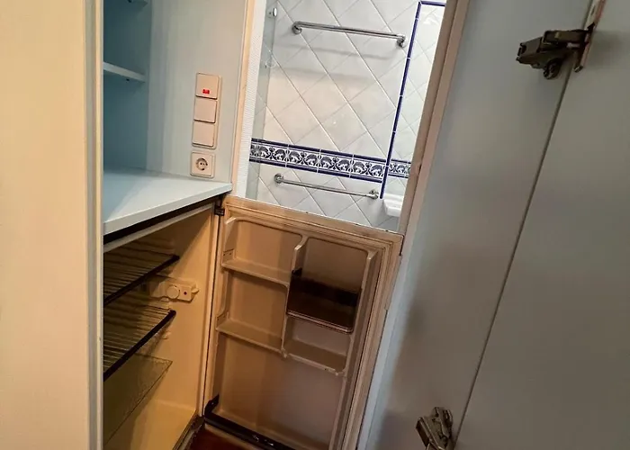 Central-vintage With Free Parking And 5min Walk To Metro *